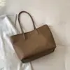 Bolsa Transfronteriza de Gran Capacidad para Mujer Moda Nueva Otoño e Invierno 2026 Bolso de Hombro Versátil para Viajes Diarios Bolso Tote de Textura de Alta Calidad