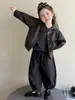 Conjunto estilo coreano Maillard para niñas, conjunto de tres piezas con temática de granja, casual coreano con estampado de leopardo para niñas pequeñas, conjunto de otoño moderno para bebés