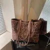Bolsa de Mão Color-Blocking Moda Transfronteiriça Outono e Inverno 2026 Tendência Bolsa de Ombro Grande Capacidade Casual Fosca Versátil Bolsa Tote