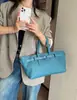 Bolsa Feminina de Couro Bovino de Primeira Camada, Novo Estilo Transversal Moda Europeia e Americana Ombro Único Bolsa Carteiro Prática Bolsa Grande de Couro Genuíno