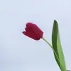 Flores artificiales de alta gama se sienten hidratantes tulipán adornos para fotografía decoración del hogar flores falsas ventas directas de fábrica