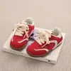 Zapatillas Deportivas Infantiles de Bloques de Color 2026 Primavera Nuevo Estilo Zapatos Blancos para Niñas, Zapatos de Entrenamiento Alemanes de Suela Suave, Zapatos Casuales Versátiles para Uso al Aire Libre