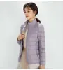 Jaqueta 90% Penugem Estilo Inverno Feminina Com Capuz Leve Curta Tamanho Grande Penugem de Pato Branca Leve Casaco Novo Estilo Jaqueta de Penugem