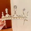 Tiara de Corona de Princesa Peine de Corona de Perlas para Niñas Pasador para el Cabello Cumpleaños de Niñas Corona de Pedrería Día del Niño Accesorios para el Cabello de Actuación