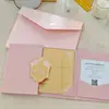 Tarjeta de invitación de terciopelo rosa nude de doble puerta, insignia de letra de acrílico, tarjeta de invitación de acrílico dorado espejo