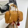 Bolsa de nicho transfronteiriça moderna bolsa de ombro única feminina 2026 nova bolsa transversal casual estilosa tecida bolsa tipo travesseiro