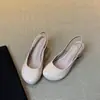 Sandalias Chuyuji de charol estilo francés con punta redonda, tacón grueso y punta cerrada para mujer, modelo nuevo 2026, sandalias con tira trasera, zapatos de una sola pieza poco profundos