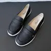 Novos Mocassins Planos para Mulheres Primavera e Outono Versáteis Slip-On Sapatos para Ir ao Trabalho Casuais Sapatos Femininos de Solado Macio Venda por Atacado