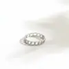 Anillo de Acero de Titanio con Cadena Hueca Elegante de Alta Gama Transfronterizo para Mujer, Anillo Versátil de Lujo Ligero para el Dedo Índice, Joyería de Mano de Nicho