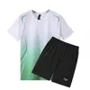 Fabricante Direto Camiseta Esportiva de Fitness de Manga Curta Respirável de Secagem Rápida que Absorve o Suor para Homem no Verão Atacado e Personalizável
