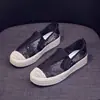 Zapatos de Pescador Estilo Fragancia Pequeña con Grulla de Almohada Blanca para Mujer 2026 Nuevo Verano Malla Transpirable Suela Plana Slip-on Huecos Zapatos de Lona para Persona Perezosa