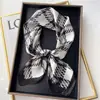 Lenço de Seda Estilo Tweed Preto e Branco Lenço Profissional Lenço de Seda Imitação Cetim Novo Lenço de Cabelo Estampado Atacado 70