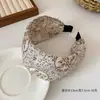 Faixa de cabeça floral larga estilo pastoral para mulheres, com um visual fresco e elegante, design de copa alta, adequada para uso diário como acessório de cabelo