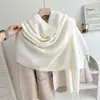 Bufanda Nueva de Color Sólido con Borlas para Hombres y Mujeres, Chal Grueso Versátil de Otoño e Invierno de Gama Alta, Calentador de Cuello de Moda de Cachemira Sintética en Stock
