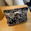 Nuevo Bolso de Maquillaje para Mujer Diseño de Nicho Original Elegante Bolso de Mano Jacquard Artístico Retro Liso Elegante Bolsa de Almacenamiento Conveniente