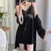 Conjunto Sexy de Pijama de Terciopelo Dos Piezas 2025 Celebridad de Internet Espalda Hermosa Hueco con Almohadilla en el Pecho Ropa de Casa Nueva Celebridad de Internet