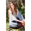 Blusa Nueva de Otoño 2026 Estilo Francés con Escote en V y Ribete de Encaje para Mujer, Top Delgado Blanco con Cinturón de Corbata, Transfronterizo Europeo y Americano