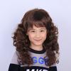 Peluca de ondas cortas y grandes de colores, con redecilla elástica para adultos y niños, ideal para disfraces de baile y accesorios de disfraces.