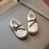 Sandálias Infantis 2026 Verão Novo Estilo Sandálias Fechadas Macias para Meninas, Sapatos de Praia Respiráveis Perfurados para Meninos