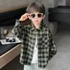 Camisa a Cuadros con Bordado de Letras para Niños de Primavera y Otoño Estilo Coreano Camisa Casual Guapa para Niños Top Elegante para Bebé