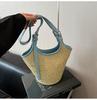 Bolsa Transfronteiriça Tendência Casual Versátil Grande Capacidade Feminina 2025 Nova Bolsa de Ombro Tecida Casual para Férias na Praia