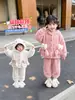 Pijama de invierno para niños, conjunto grueso de manga larga de forro polar coral, conjunto de dos piezas cálido de dibujos animados para niñas, estilo moderno