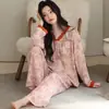 Pijamas de algodão em estoque para mulheres, de manga comprida e perna comprida, novo estilo de outono, com acabamento em renda, modelo pulôver com gola V, pode ser usado como roupa externa, conjunto de loungewear