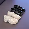 2026 Sapatos de Princesa de Primavera para Crianças Sapatos de Menina Solado Macio Sapatos Pequenos de Couro Estilosos Sapatilhas Estilo Britânico Menininha Estilo Coreano