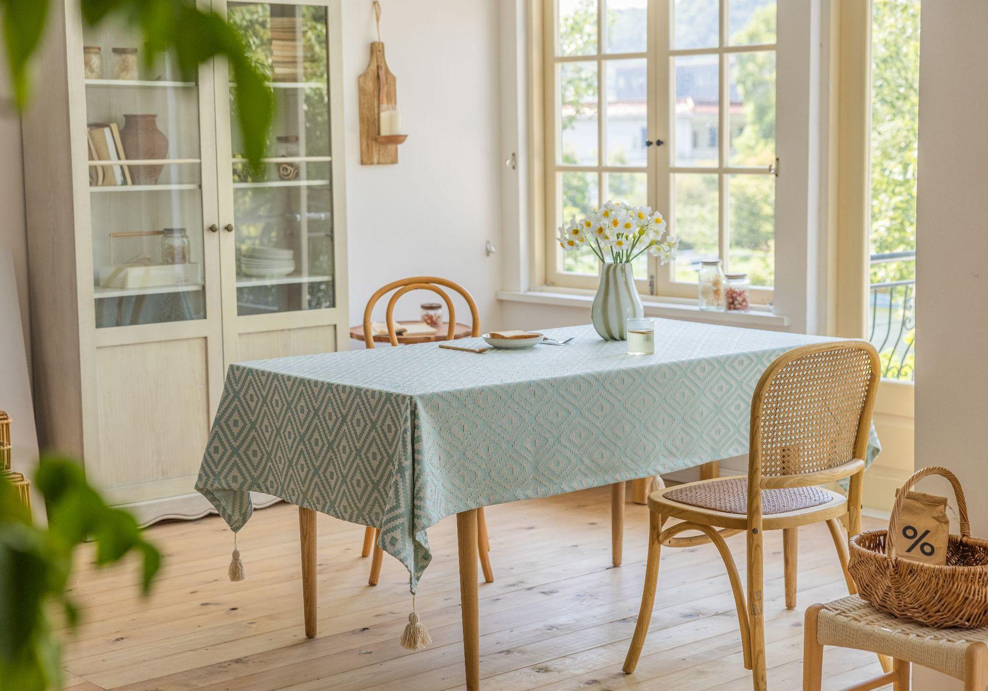 绿色小菱形 四个白流苏