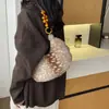 Bolso de axila esponjoso, de color contrastante y versátil, Nuevo bolso de hombro con cuentas y cadena 2026, Bolso único para el día a día