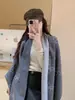 Camisa Base de Tricô Cor de Damasco Estilo Coreano com Decote em V e Detalhes em Strass para Mulheres, Suéter Único e Super Estiloso para Outono e Inverno, Lindo Top para Usar em Camadas