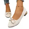 Comercio exterior talla grande 2026 primavera y otoño nuevo estilo mocasines slip-on para mujer con lazos de pedrería, punta fina poco profunda, zapatos de gamuza para mujer