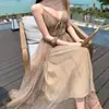 Vestido de férias único, bonito e delicado estilo francês para a praia, com malha gradiente em aquarela de camada dupla e alças finas em V