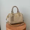 Colección nueva de mujer 2026: una bolsa Boston elegante, ligera y retro, perfecta para ir al trabajo, con gran capacidad y diseño versátil, adecuada como bolso de hombro o bolso cruzado