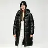 Jaqueta longa branca de plumas de pato com acabamento brilhante, na moda, acima do joelho, para homens e mulheres, casaco quente para o inverno, peça de outer wear casual com capuz