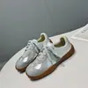 Zapatillas de entrenamiento retro alemanas Maison Margiela otoño 2026 nuevas de punta dividida cómodas casuales de caña baja planas