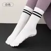 Meias de Yoga de Cinco Dedos para Mulheres, Estilo Fino de Verão, Meias Profissionais de Algodão Antiderrapantes de Cano Médio, Meias para Pilates Combinadas com Calças de Tubarão Longas