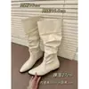 ¡Beidao Qianjin! Botas Planas Largas de Estilo Coreano con Punta Afilada de Tres Vías, Tacón Oculto y Fruncidos para Mujer, Otoño e Invierno