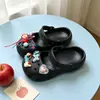 Zapatillas Mary Jane para Niñas Lindas de Dibujos Animados con Punta Cerrada 2026 Verano Nuevo Estilo Zapatos de Agujero Poco Profundo Antideslizantes para Bebés y Niños