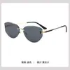 Novos Óculos de Sol de Verão Sem Aro, Estilo Influenciador, Modernos e Descolados para Mulheres, com Acabamento de Alto Padrão, Podem Ser Adaptados com Lentes de Grau