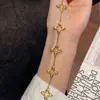 Pulseira Estrela de Quatro Pontas Trevo de Quatro Folhas Estilo Bucci Italiano para Mulheres Luxo Leve Nicho Design de Ponta Joia de Mão Venda por Atacado