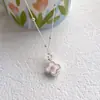 Colar de Trevo da Sorte em Zircônia Rosa de Luxo Leve, Estilo Coreano Nicho Placa Dupla Face Rosa com Padrão de Água, Corrente para Clavícula de Design de Alto Padrão