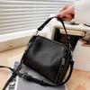 Bolso de hombro para mujer de piel de vacuno de primera capa transfronterizo 2023 nuevo bolso de cubo vintage europeo y americano bolso de mujer diagonal bolso de cuero