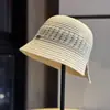 Chapéu Balde Japonês de Alta Qualidade Estilo Coreano para Mulheres, Novo Chapéu de Pescador com Proteção Solar para Primavera e Outono, Chapéu Balde que Afina o Rosto, Chapéu Tendência para Proteção Solar em Viagens