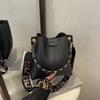 Bolsas Europeias e Americanas, Bolsas Femininas, Bolsas Femininas Texturizadas, Bolsas Transversais da Moda, Bolsas de Mão com Corrente de Nicho, Bolsas Saco Estilo Western