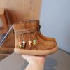Botas Curtas Forradas com Lã Estilo Coreano para Meninas 2025 Outono e Inverno Novas Botas Retrô Estilosas com Solado Macio para Crianças Botas Curtas com Contas de Celebridade da Internet