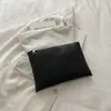Outono de 2026 Nova Bolsa de Mão Feminina Bolsa Clutch Grande Tamanho Bolsa Envelope Trançada de Listras Largas Bolsa Quadrada Pequena Simples