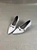 Zapatos de mujer de piel de oveja súper suaves con punta fina estilo francés, modelo nuevo 2026, tacón de cuña, corte bajo, tacones altos versátiles y elegantes para el lugar de trabajo y para ir al trabajo