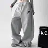 Calça de moletom cinza estilo esportivo casual para mulheres, nova coleção primavera 2026, cintura alta, modelagem solta, afina a silhueta, perna reta, calça atlética de perna larga