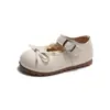 Zapatos planos dulces estilo bosque para niñas, nueva colección otoño 2026, zapatos de actuación para niños con lazo, zapatos de piel para niños pequeños y medianos